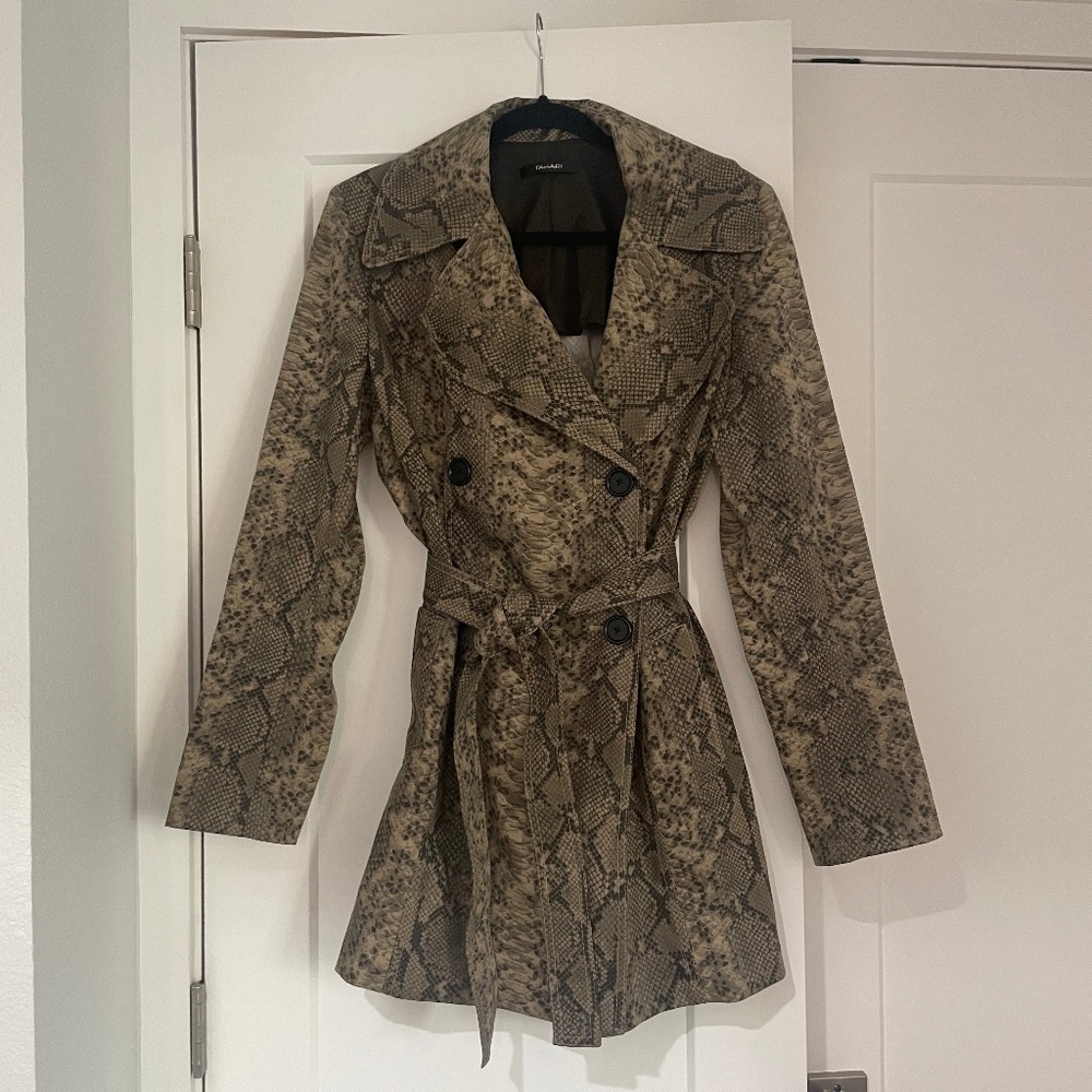 Tahari Snakeskin Print Coat Size S/M